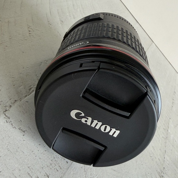 Canon Zoom Lens EF 135mm f/2.0 lens - Picture 7 of 15